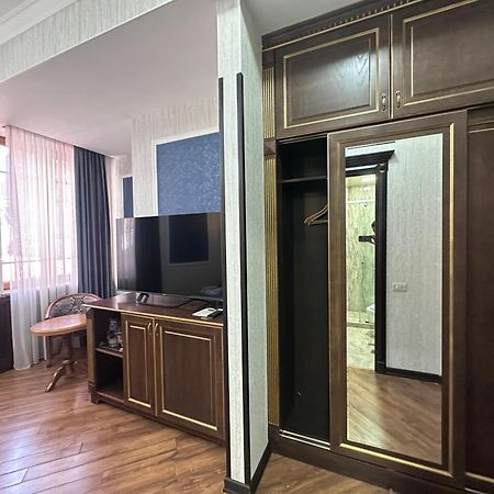 Royal Renaysance Hotell Jerevan Exteriör bild