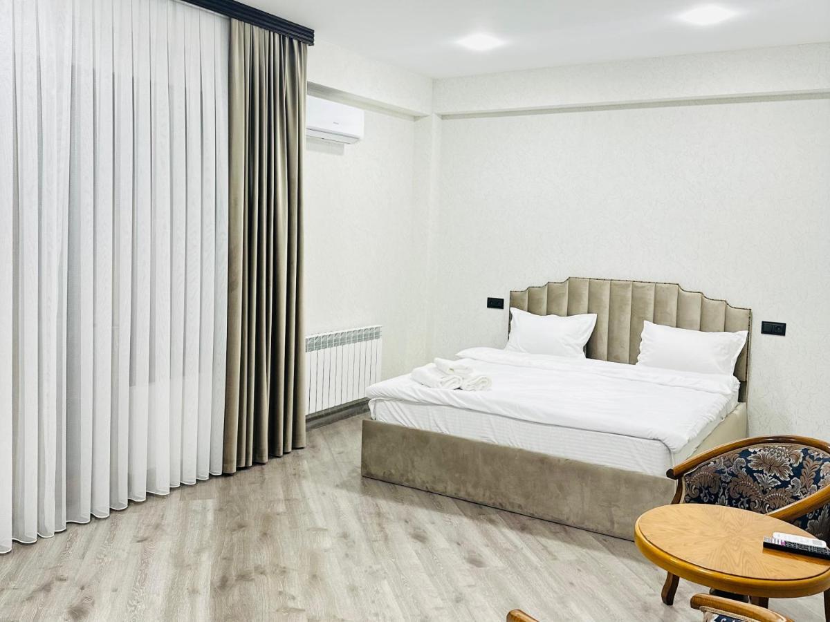 Royal Renaysance Hotell Jerevan Exteriör bild