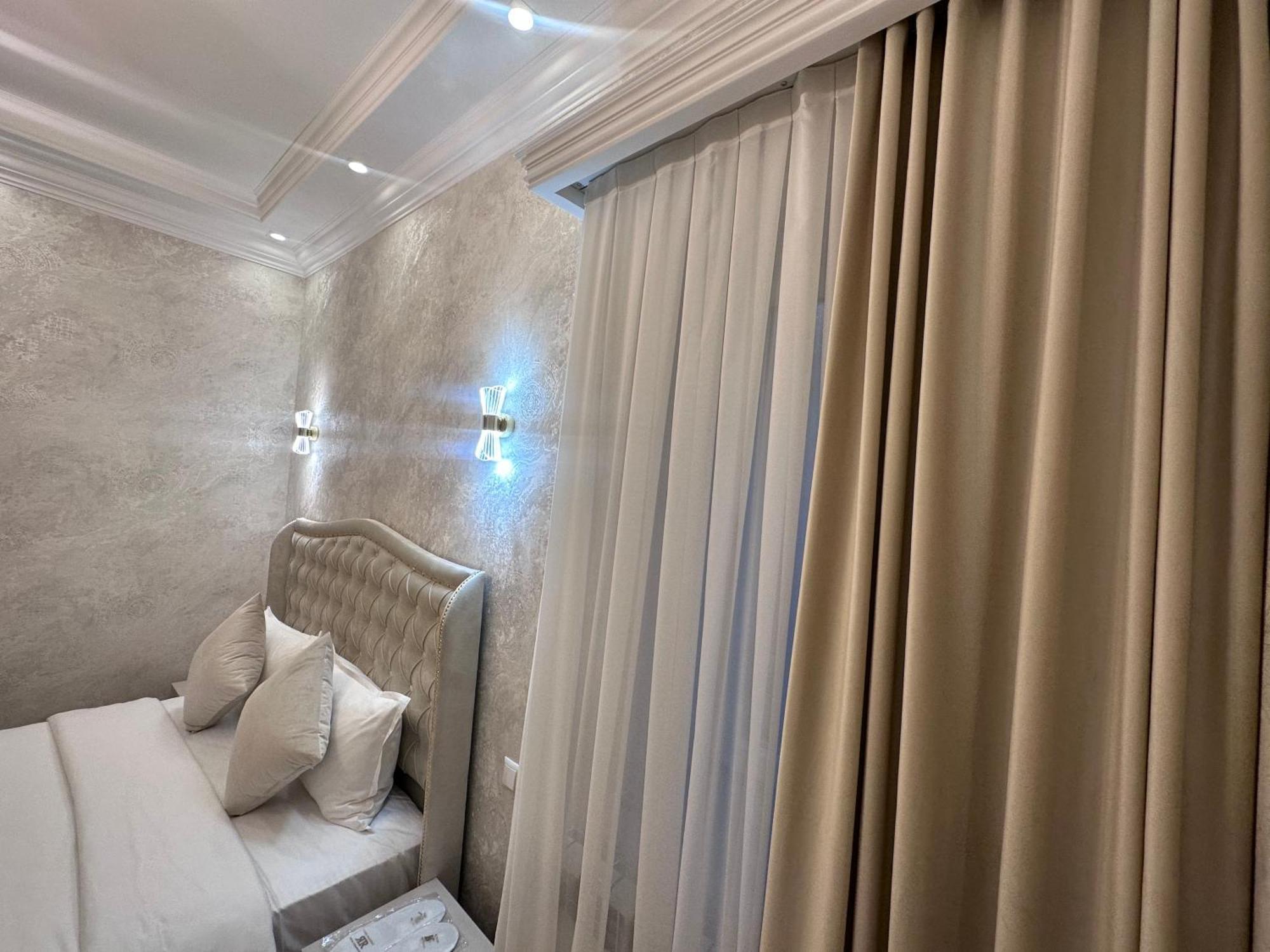 Royal Renaysance Hotell Jerevan Exteriör bild