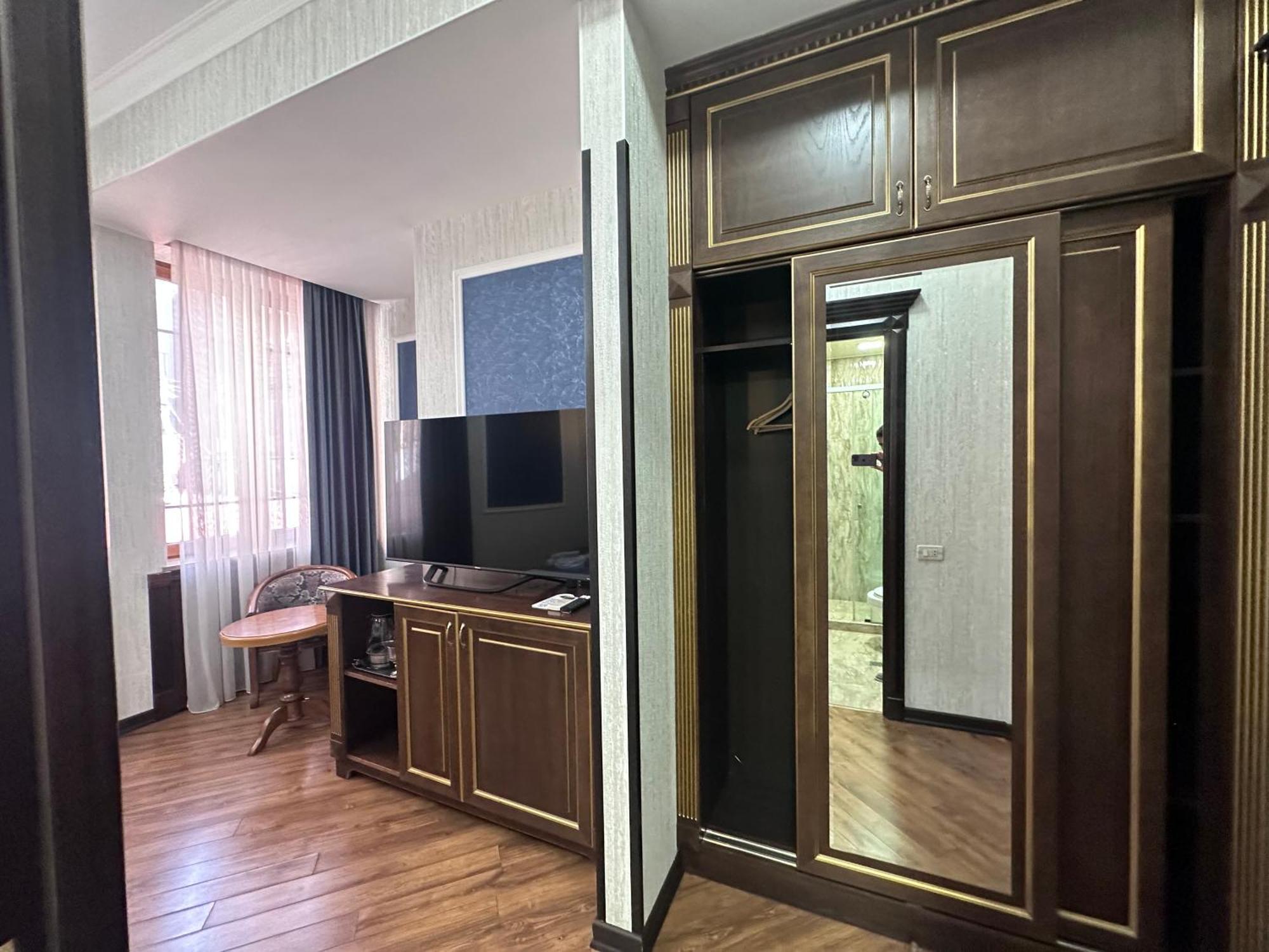 Royal Renaysance Hotell Jerevan Exteriör bild
