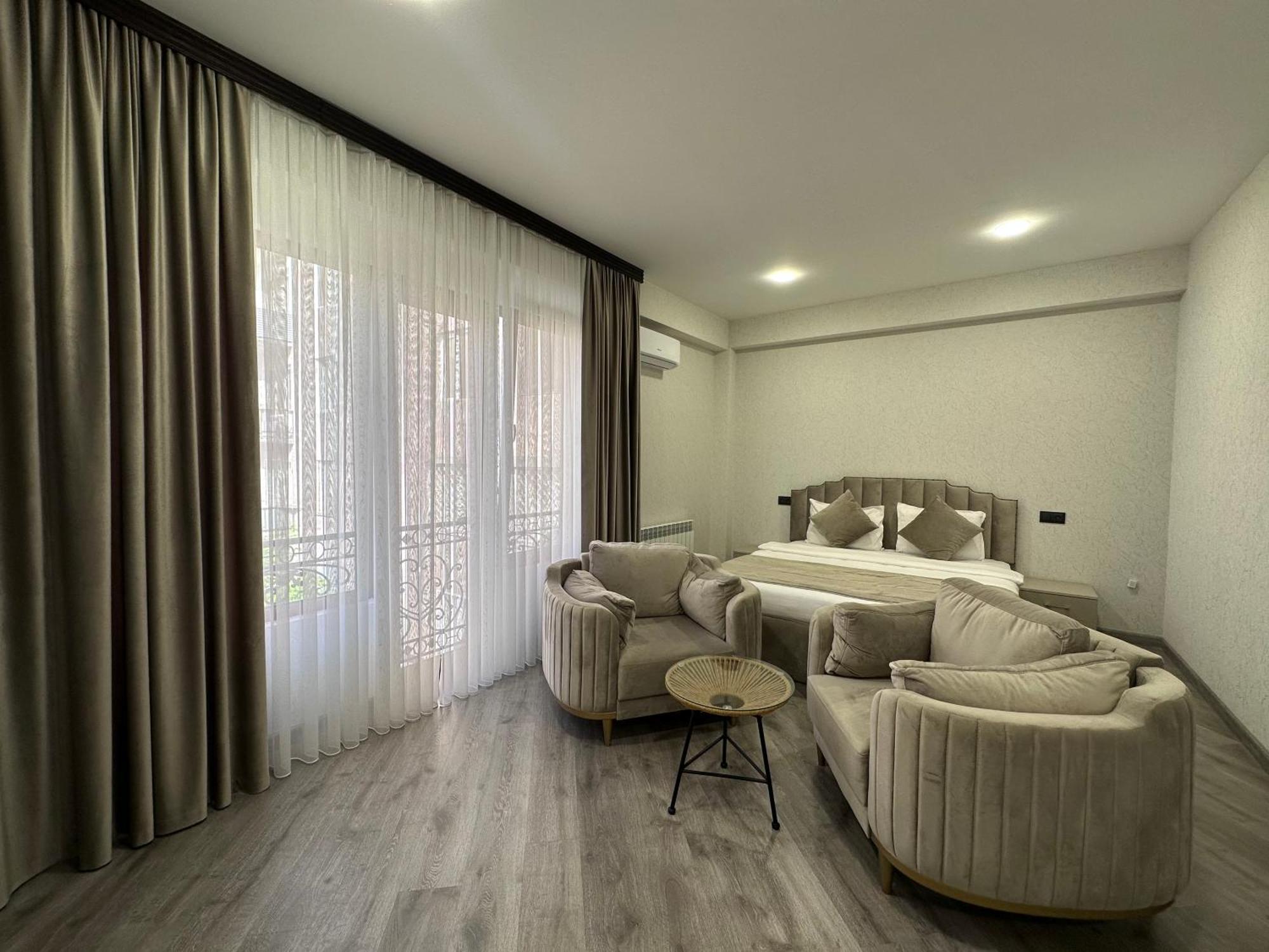 Royal Renaysance Hotell Jerevan Rum bild
